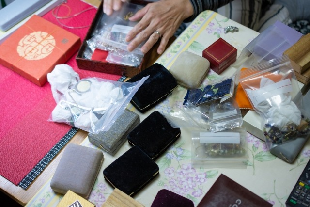 関西で遺品整理を頼むなら不用品業者と遺品整理業者どちらがおすすめ